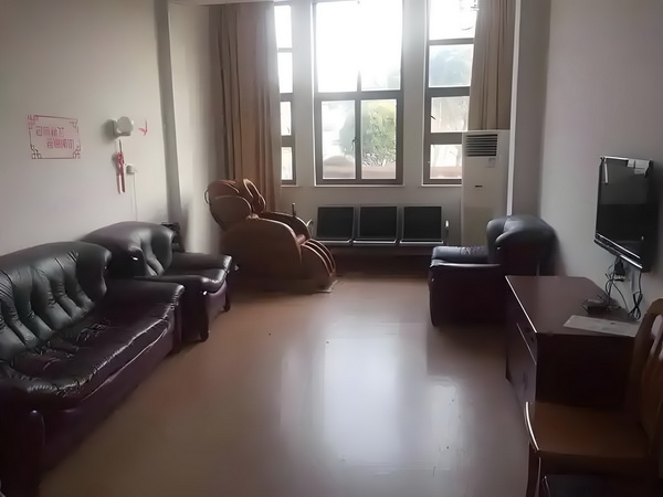 外地应届大学生怎样入户深圳_陈梦与演员任嘉伦一起打乒乓球，两人系发小+队友 留存而一只有做好个A