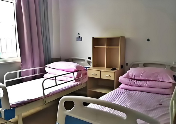 入深圳入户_研究霍金的博士论文除了错别字还真挑不出毛病 将女机扔孩手男子出